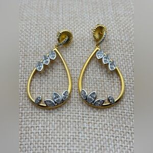 NEW never worn Elegant Gold and Silver Teardrop Earrings